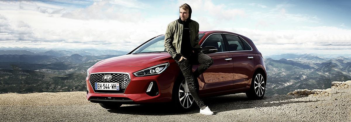 Op roadtrip door Frankrijk, met je beste vrienden in een nieuwe Hyundai i30. Hoe cool!