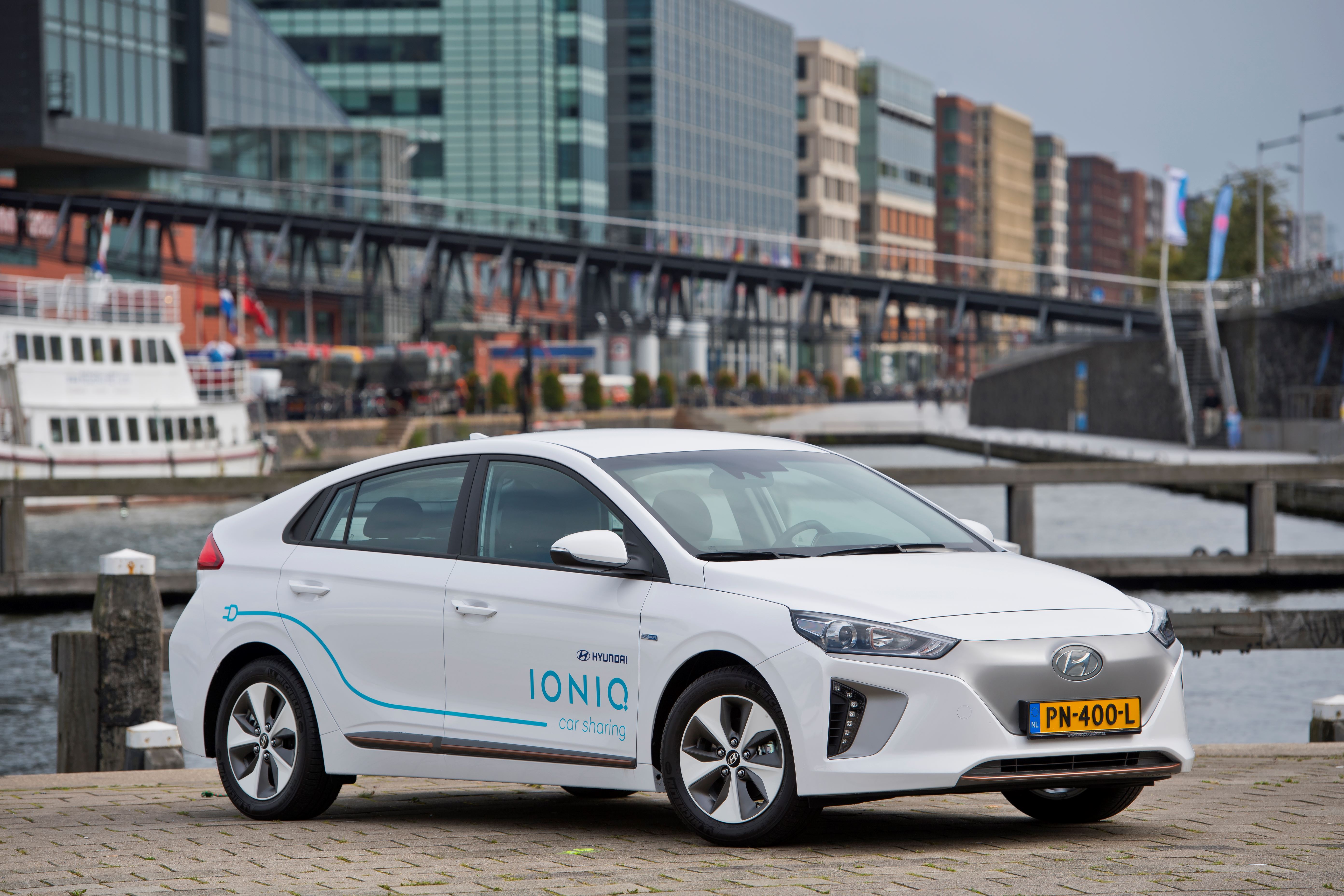 Uniek Car Sharing-project in Amsterdam met honderd elektrische Hyundai’s IONIQ