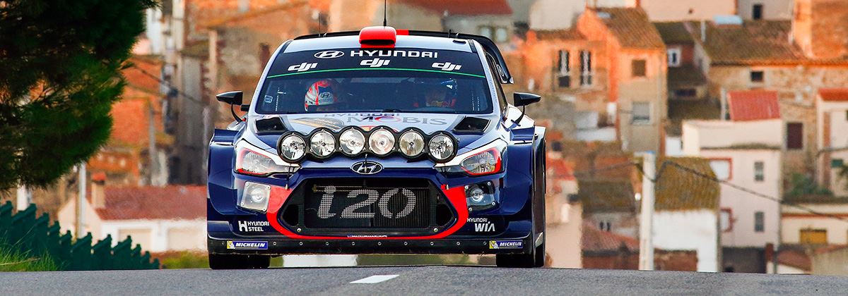 Thierry Neuville door pech op achterstand in WK Rally 2017