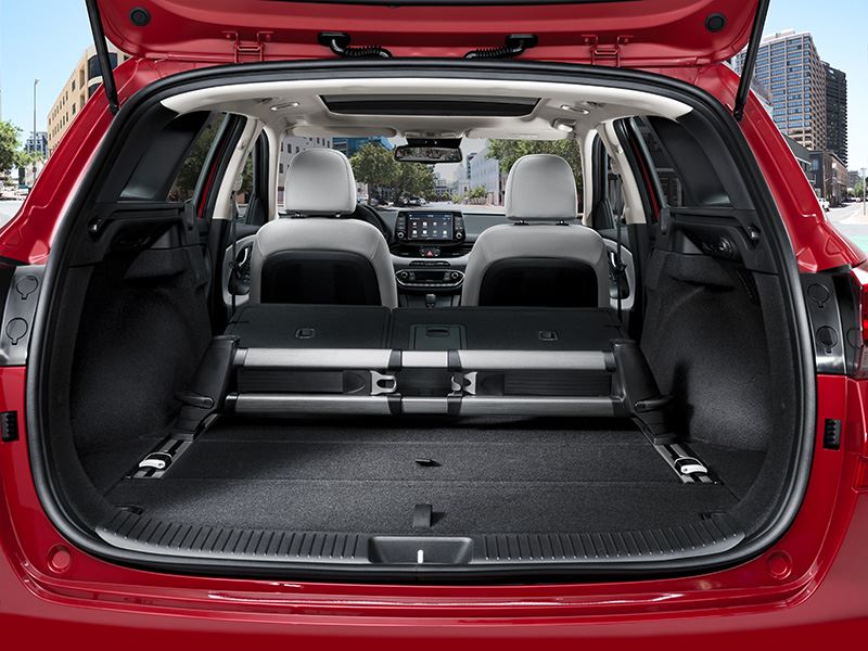 Foto: De Hyundai i30 wagon meet 4.585 meter en heeft een bagageruimte van 602 liter (VDA 211) en 1.650 liter (VDA 214) met neergeklapte achterbank.