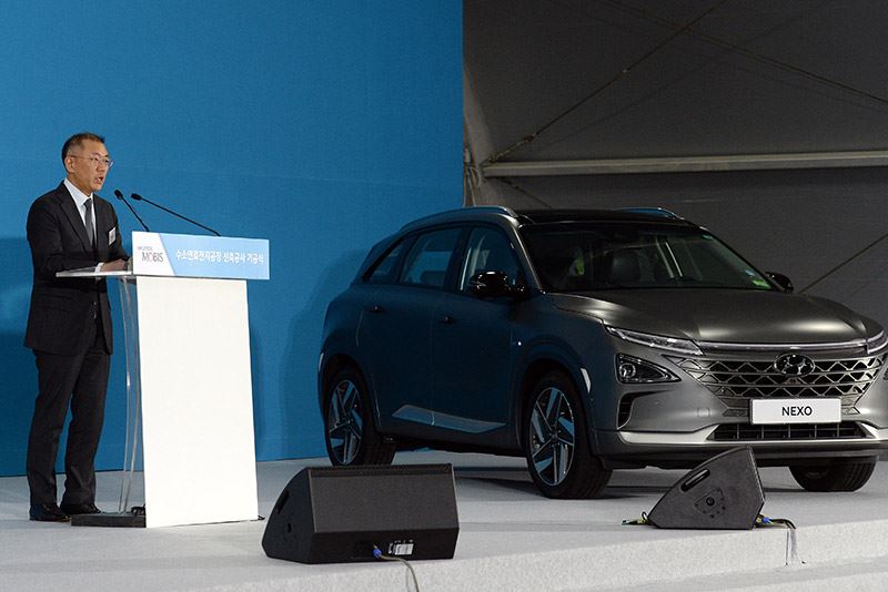 Hyundai-topman Euisun Chung wil een steentje bijdragen aan de realisatie van een emissieloze waterstofenergiemaatschappij.