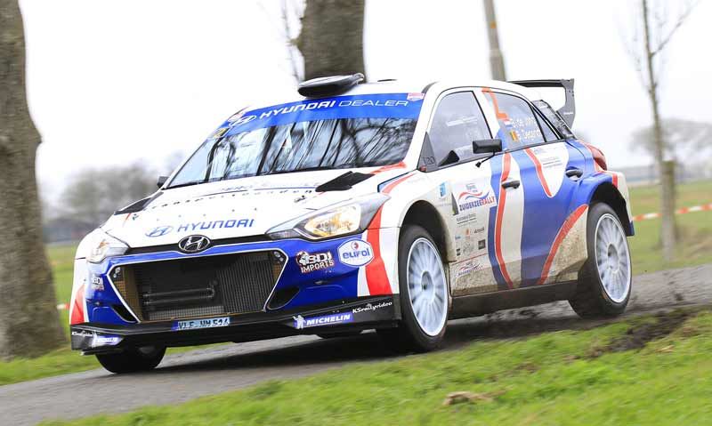 Bob de Jong en zijn navigator Bjorn Degandt in actie in de Zuiderzeerally.