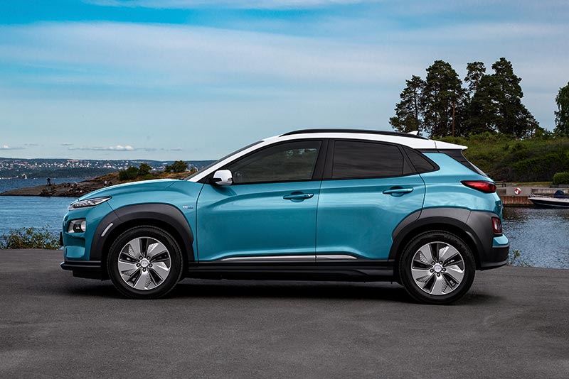 De Hyundai KONA Electric is een van de volgauto’s in de Arctic Race of Norway.