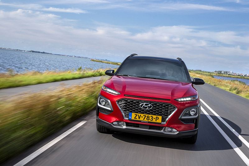 ‘Als je je laat aanmoedigen om zo zuinig mogelijk te rijden, word je dikke maatjes met de Hyundai KONA Hybrid.’