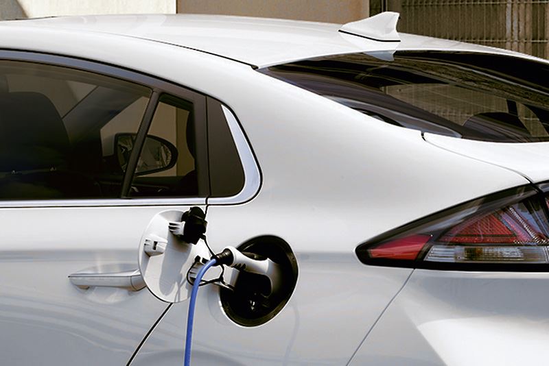 Met de nieuwe Laadpakketten haal je als elektrisch rijder het maximale uit je elektrische Hyundai.