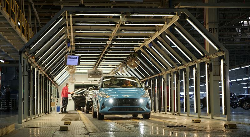 De nieuwe Hyundai i10 rolt van de band in de Hyundai-fabriek in Izmit in Turkije.