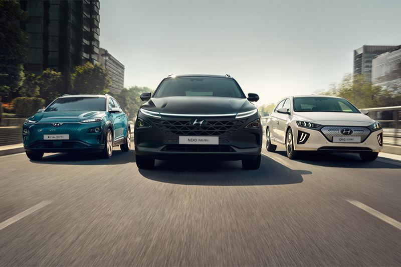Met de geëlektrificeerde modellen (v.l.n.r.) KONA Electric, NEXO en IONIQ Electric wil Hyundai uitgroeien tot het groenste automerk ter wereld.