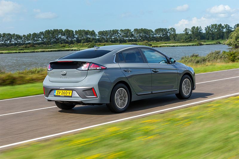 De Hyundai IONIQ Electric rijdt met een kilowattuur elektriciteit verder dan al zijn concurrenten.