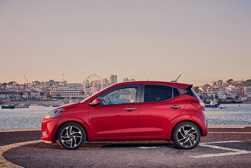 De nieuwe Hyundai i10 is verkrijgbaar met keuze uit drie uitvoeringsniveaus: i-Drive, Comfort en Premium.