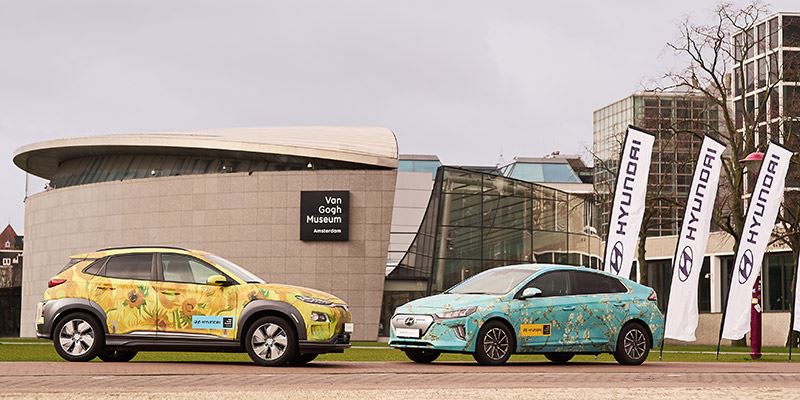 Opnieuw stelt Hyundai enkele elektrische Hyundai’s ter beschikking aan het Van Gogh Museum. Het gaat om de vernieuwde IONIQ Electric en KONA Electric.