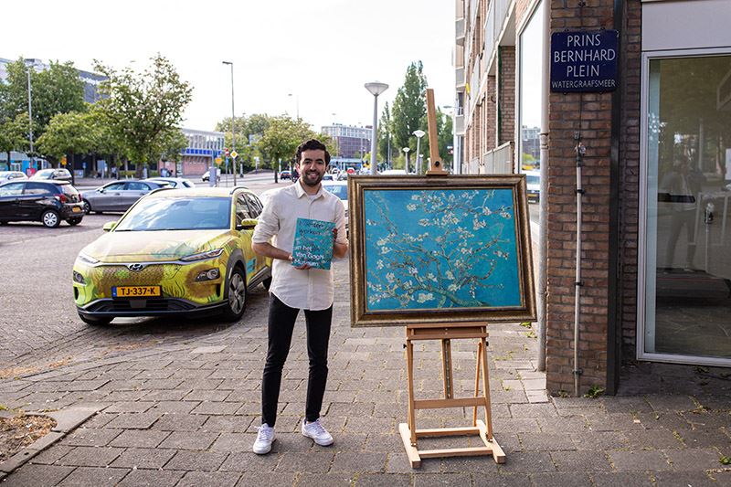 Ook Soufiane kreeg een ‘Van Gogh’ te leen. Hij werd genomineerd door zijn zus. Foto: Mark Engelsman