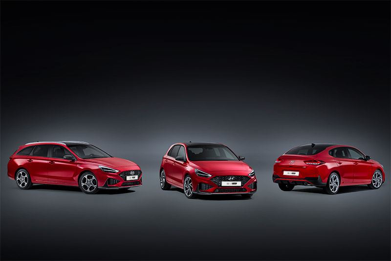 V.l.n.r.: de Hyundai i30 Wagon, i30 5-deurs en i30 Fastback.