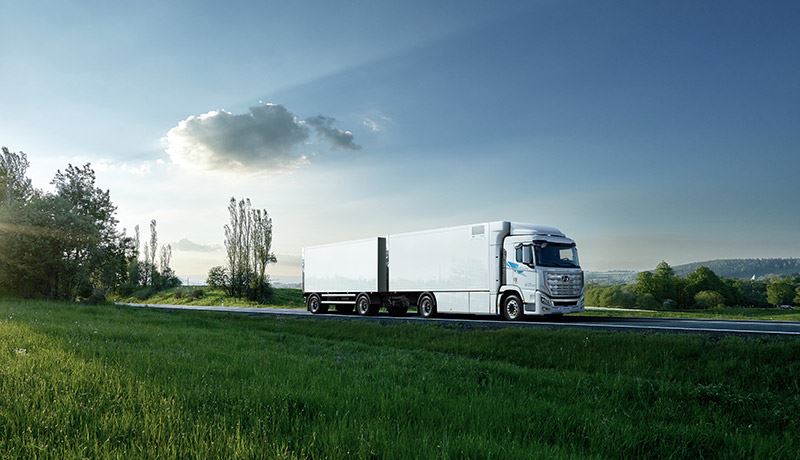 Over vijf jaar moeten maar liefst 1.600 waterstoftrucks Hyundai H2 Xcient in Zwitserland rondrijden.