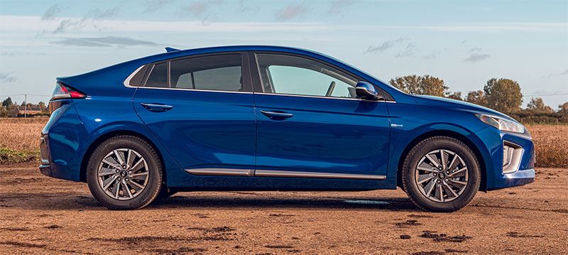 Emissievrije modellen als de KONA Electric en IONIQ Electric (zie foto) hebben van Hyundai marktleider in groene mobiliteit gemaakt.