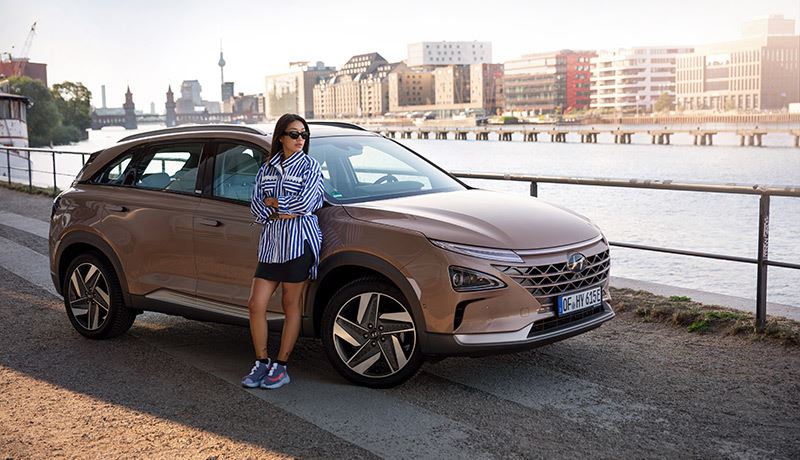 De wereldberoemde deejay Peggy Gou is een van de vier ambassadeurs van Hyundai in de campagne ‘Hydrogen to You’ (H2U).