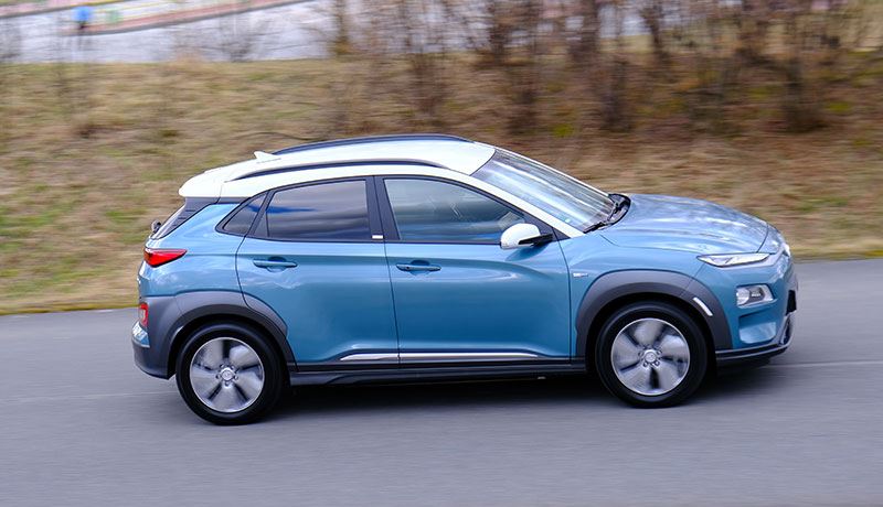 De Hyundai KONA Electric is volgens de blog Mannennieuws.nl de beste elektrische auto in de categorie Beste prijs-actieradius.